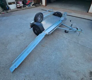 Remolque transversal moto marca ESVA