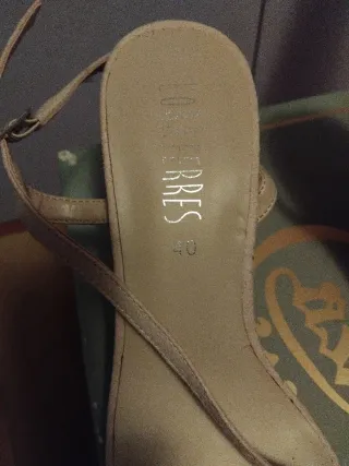 Sandali eleganti beige con strass oro n.40