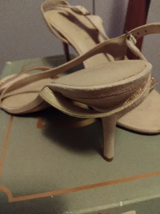 Sandali eleganti beige con strass oro n.40