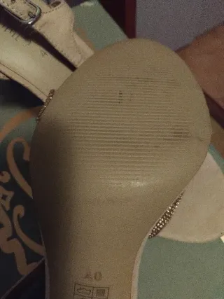 Sandali eleganti beige con strass oro n.40