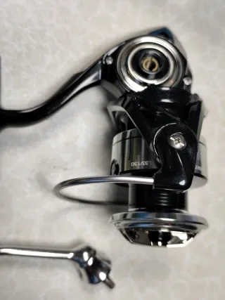 Carrete de pesca DEUKIO