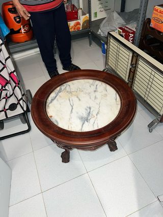Mesa modelo Reina Ana de madera y mármol