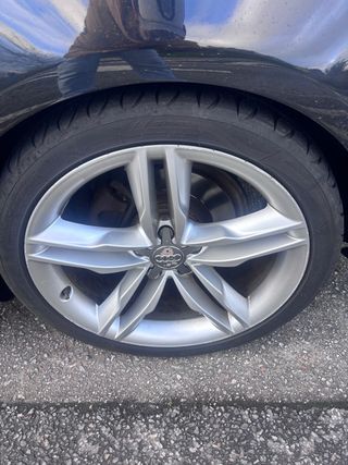 Llantas audi 19 Vendo o cambio por llanta 20