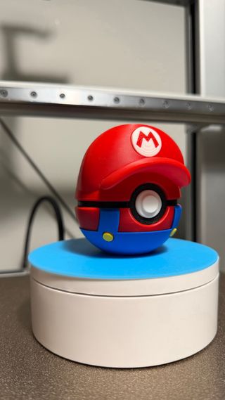 Poké Ball Super Mario Bros