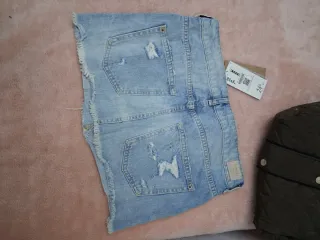 Pack de falda ,dos pantalones cortos y vestido