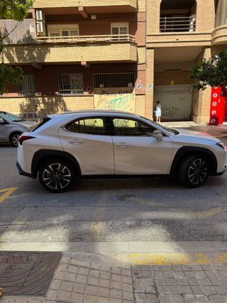 Lexus UX 2019