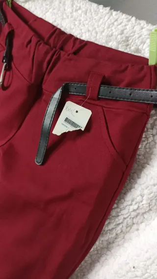 Pantalón leggins granate con cinturón