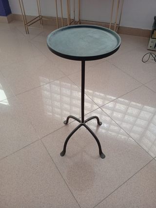 Mesa auxiliar metal envejecido Zara Home