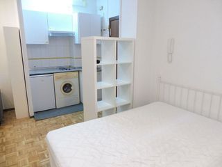 Estudio en alquiler en Cuatro Caminos en Madrid