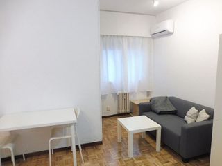 Estudio en alquiler en Cuatro Caminos en Madrid