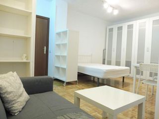 Estudio en alquiler en Cuatro Caminos en Madrid