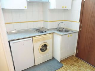 Estudio en alquiler en Cuatro Caminos en Madrid