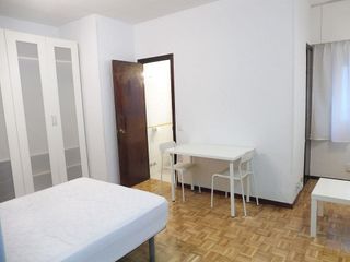 Estudio en alquiler en Cuatro Caminos en Madrid