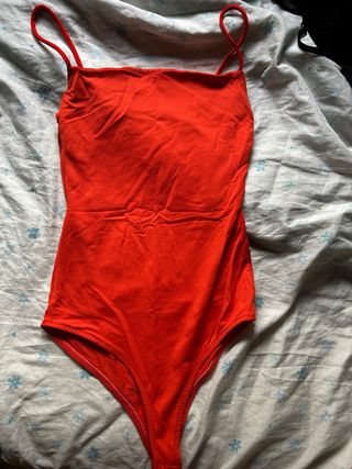 Body rojo tirantes finos