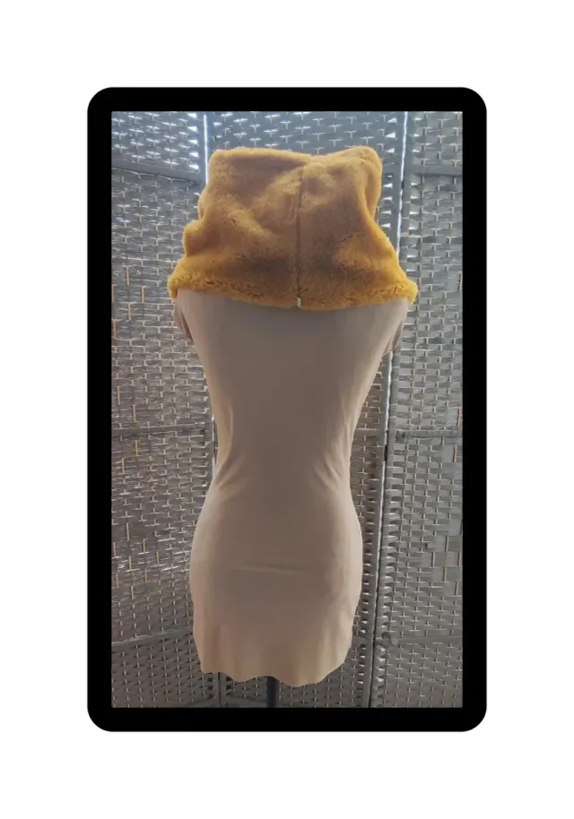 Cuello pelo sintético mostaza