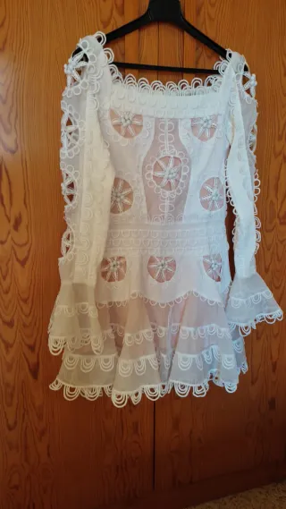 Vestido blanco con volantes y encaje talla 1