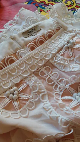 Vestido blanco con volantes y encaje talla 1