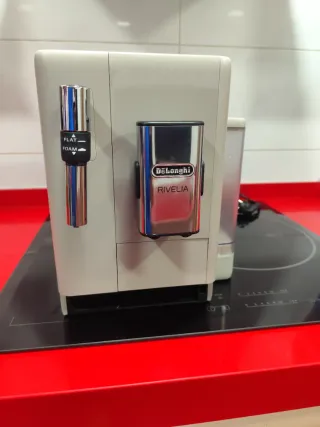 Cafetera DeLonghi Rivelia