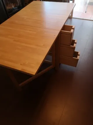 Mesa plegable de madera