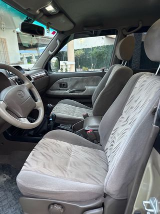 Toyota Land Cruiser 90 2001