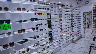 Gafas de sol de todos los precios.