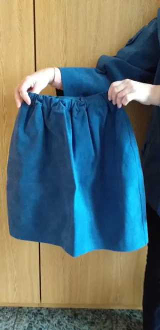 Conjunto chaqueta y falda ante azul