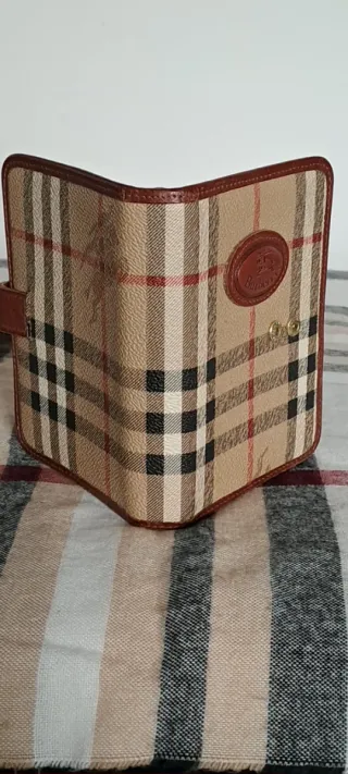 Custodia Burberry in pelle ,da aggiungere l'agenda