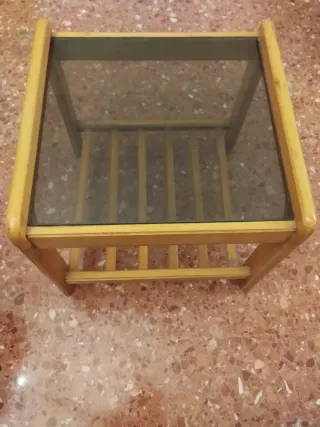 Mesita auxiliar vintage madera y cristal