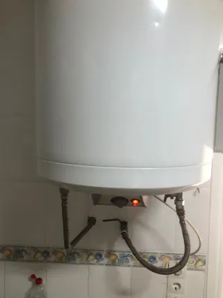 Termo eléctrico 150L. Marca Aparici.