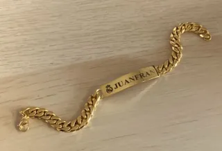 ESCLAVA CON TU EQUIPO FAVORITO BAÑADO EN ORO