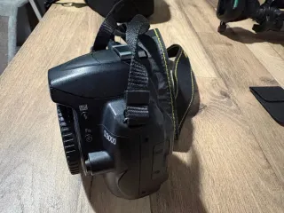 Nikon D3000 + 18-55mm VR + trípode aluminio