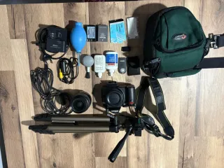 Nikon D3000 + 18-55mm VR + trípode aluminio