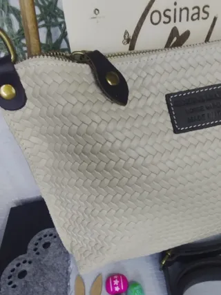 Bolso Pie 100%l Efecto Trenzado color  Blanco