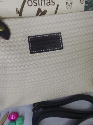 Bolso Pie 100%l Efecto Trenzado color  Blanco