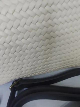 Bolso Pie 100%l Efecto Trenzado color  Blanco