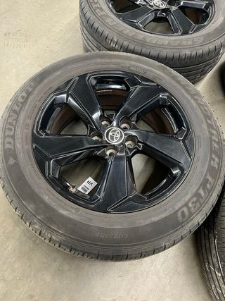 Llantas Toyota RAV4 + Neumáticos