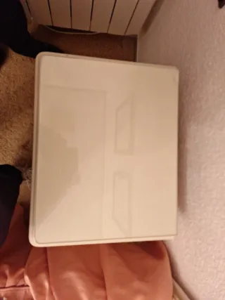 Mesita de noche de madera maciza