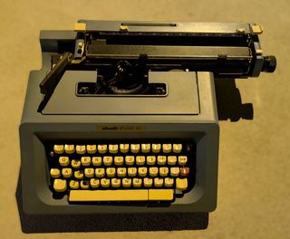 Máquina de escribir Olivetti Studio 46