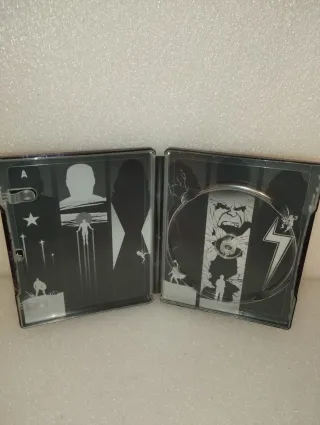 Solo Custodia Metallo Avengers Marvel PS4