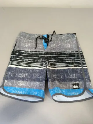 Bermudas Quiksilver Rayas Azules y Grises