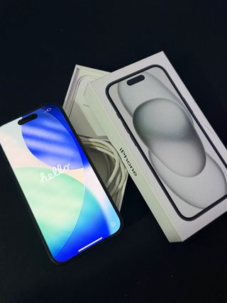 iPhone 15 (COMO NUEVO)