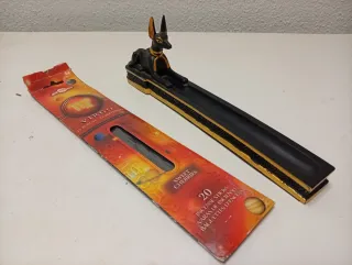 Soporte para incienso Anubis y caja de incienso