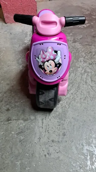 Moto correpasillos Minnie Mouse niña