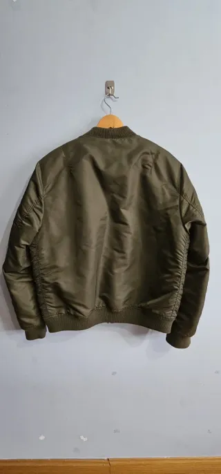 Chaqueta bomber verde militar