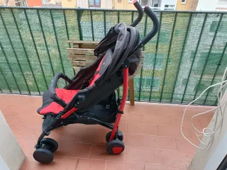 Cochecito Chicco Rojo y Negro. Fácil transporte