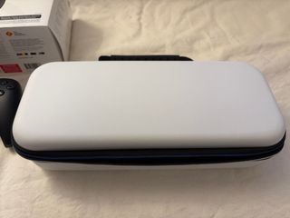 PlayStation Portal Negra de Sony con funda