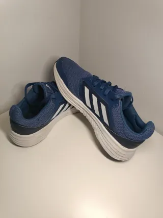 Zapatillas Adidas talla 39 – como nuevas