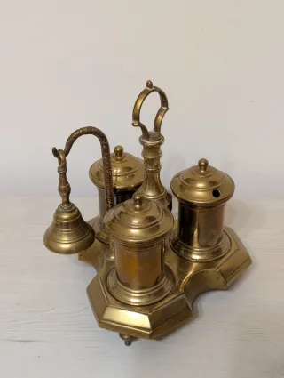 Escribanía antigua de bronce