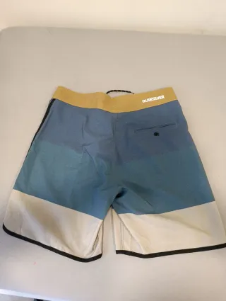 Bermudas Quiksilver Talla M