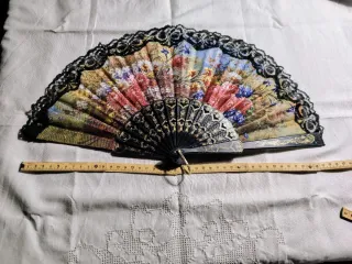 Ventaglio vintage floreale con pizzo nero